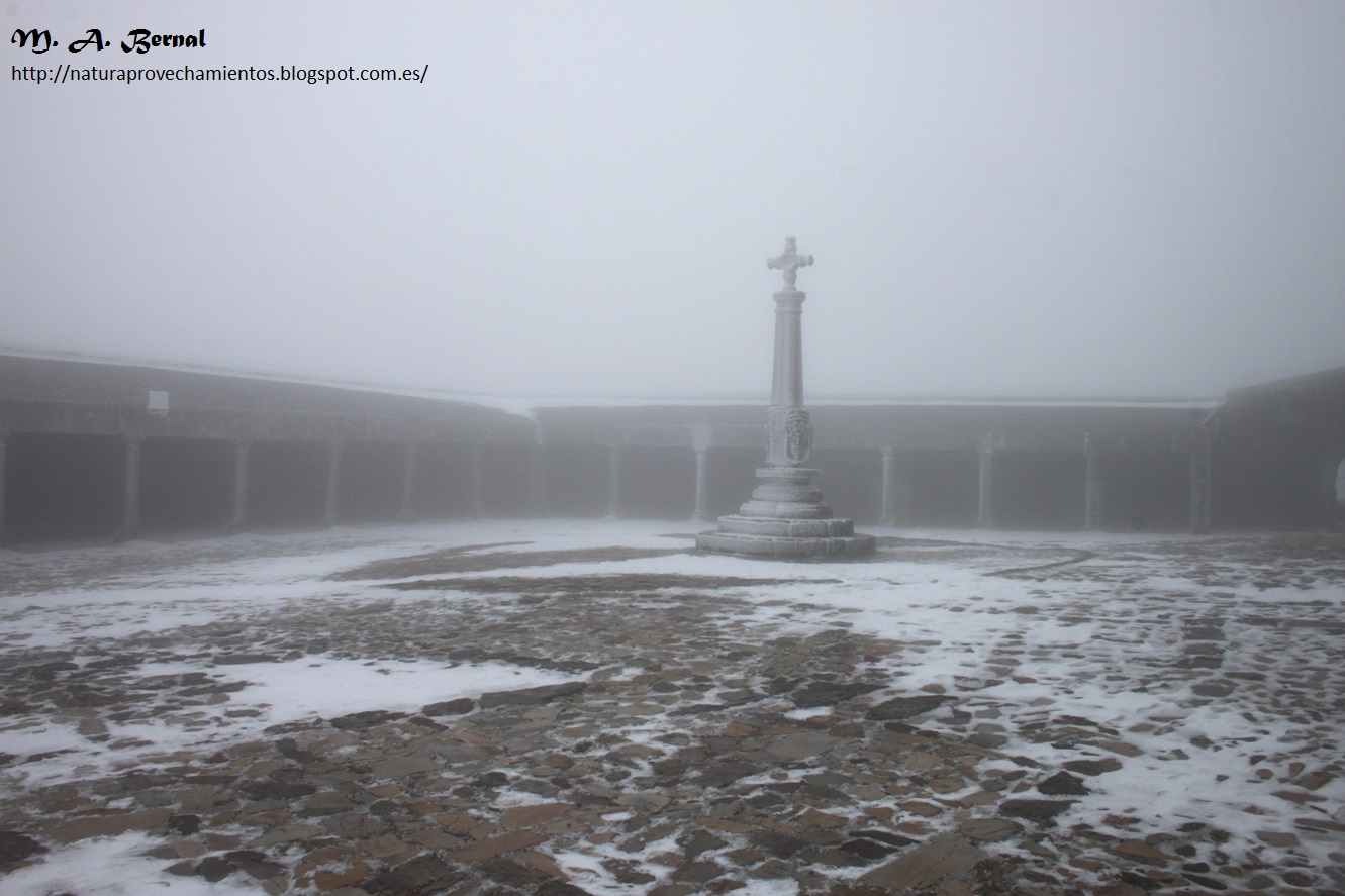 Plaza monasterio Peña Francia