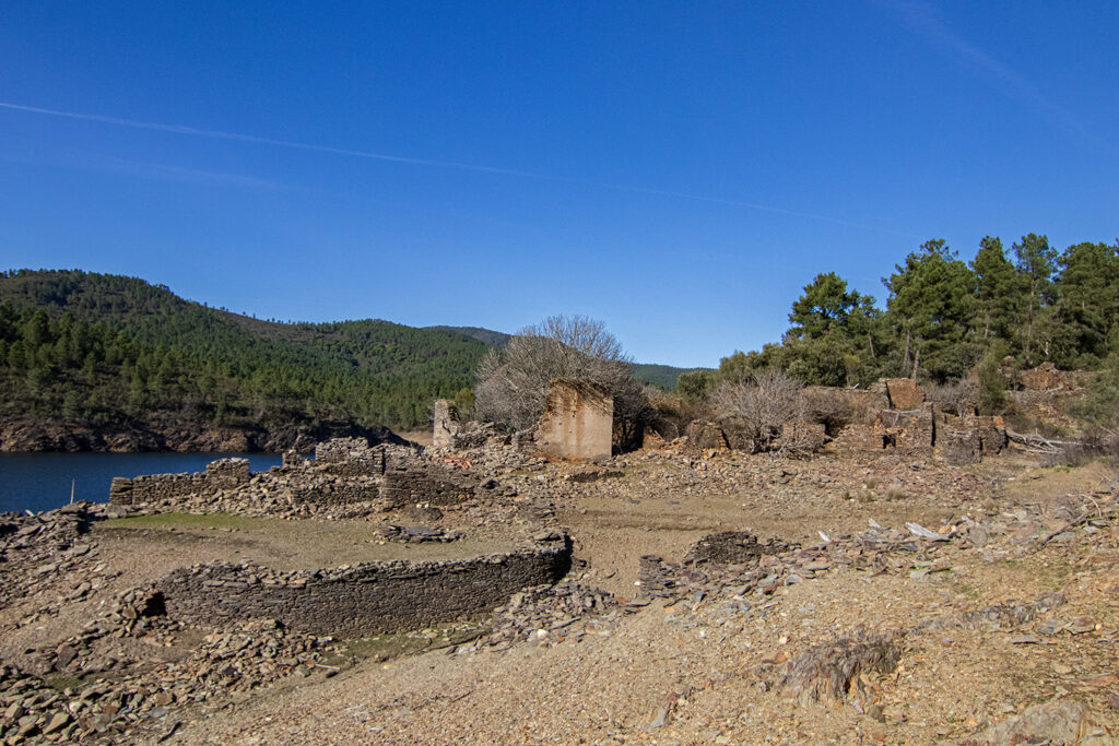 Pueblo inundado por río Alagón Martín Hebrón